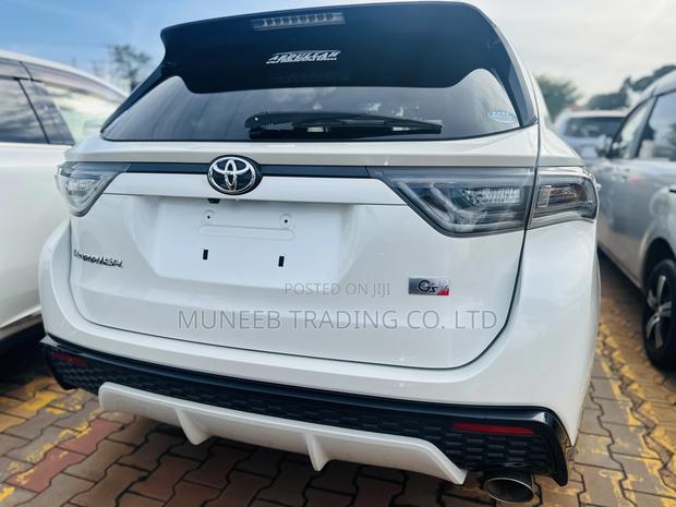 Toyota Harrier 2.0 4WD 2015 White