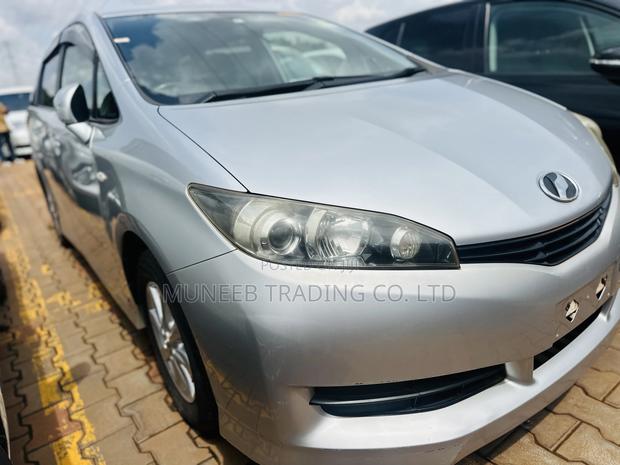 Toyota Wish 2010 Silver