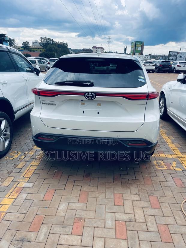 Toyota Harrier 2.0 2020 White