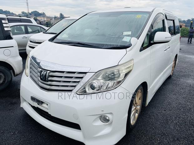 Toyota Alphard 2.4 Petrol FWD 2010 White