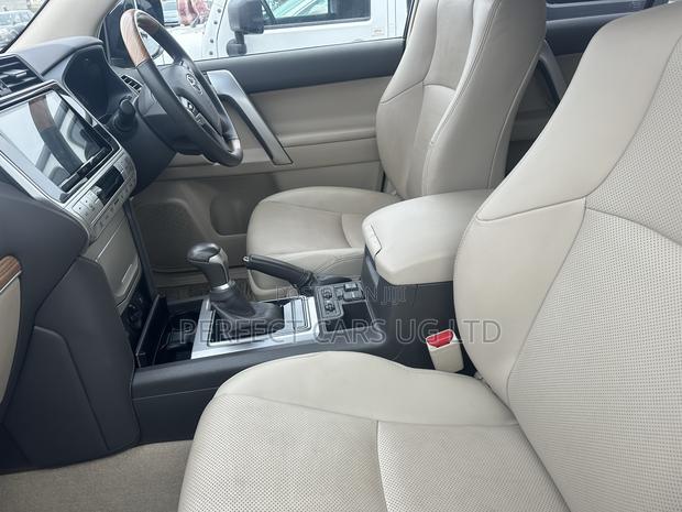Toyota Land Cruiser Prado 2.7 2018 Black