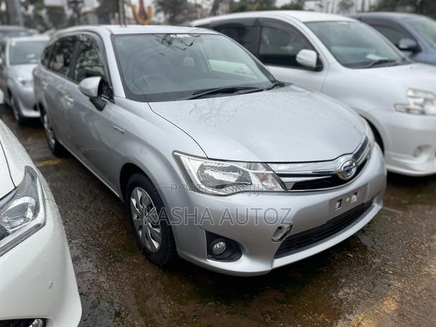 Toyota Corolla Fielder 2013 Silver