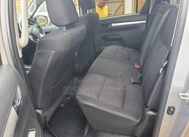 Toyota Hilux 2018 Silver