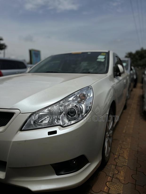 Subaru Legacy 2.0D Estate 2011 White