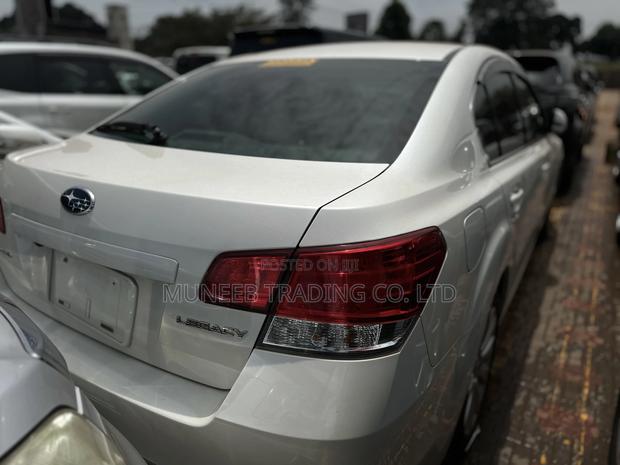 Subaru Legacy 2.0D Estate 2011 White