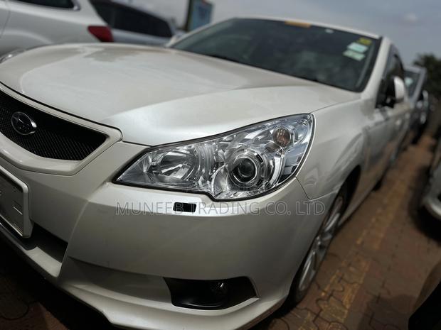 Subaru Legacy 2.0D Estate 2011 White