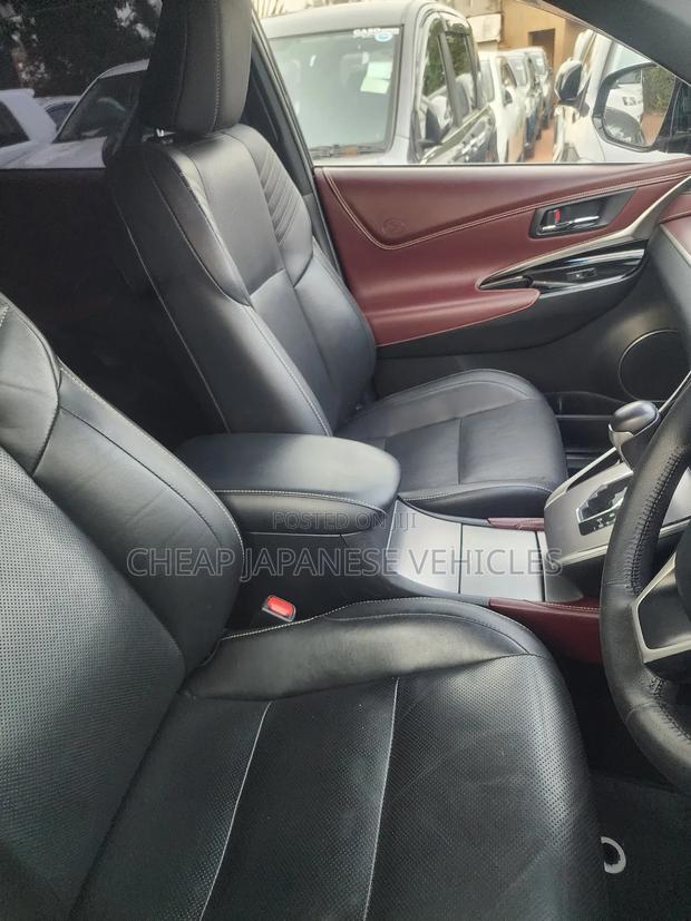 Toyota Harrier 2.0 2017 Black