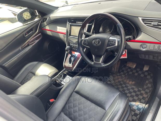 Toyota Harrier 2.0 2016 White
