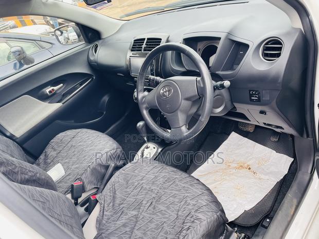 Toyota IST 2010 White
