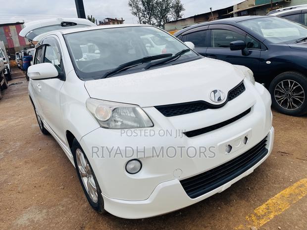 Toyota IST 2010 White