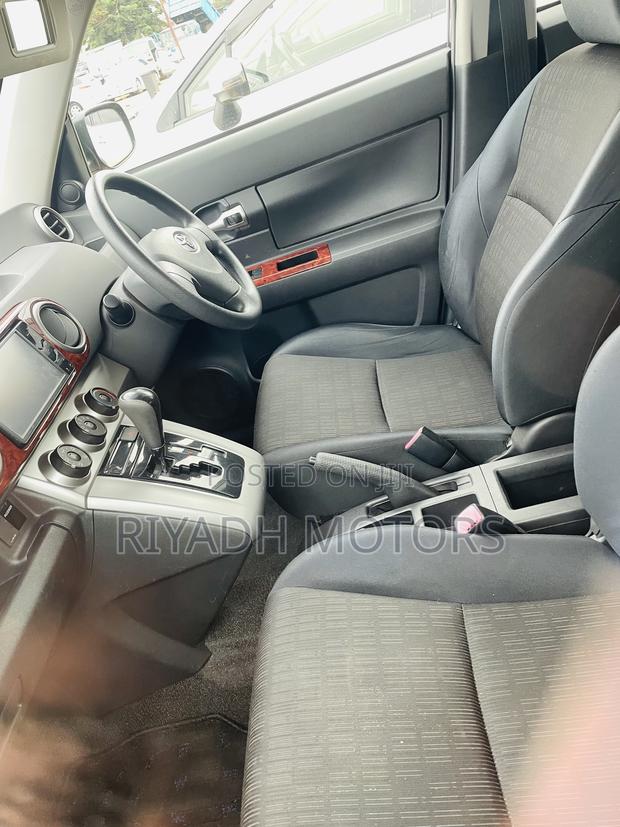 Toyota Corolla Rumion Hatchback 1.5 FWD 2011 Brown