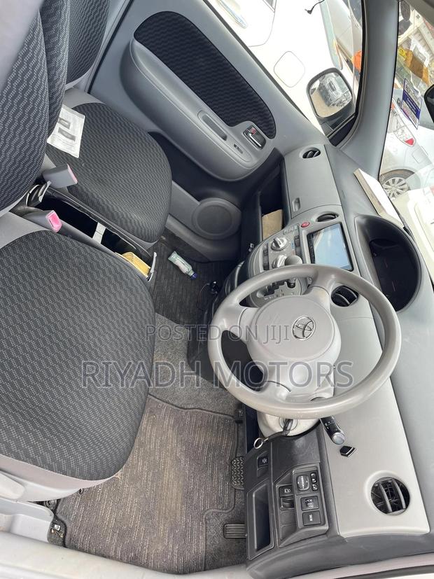 Toyota Sienta 1.5 FWD 2011 White
