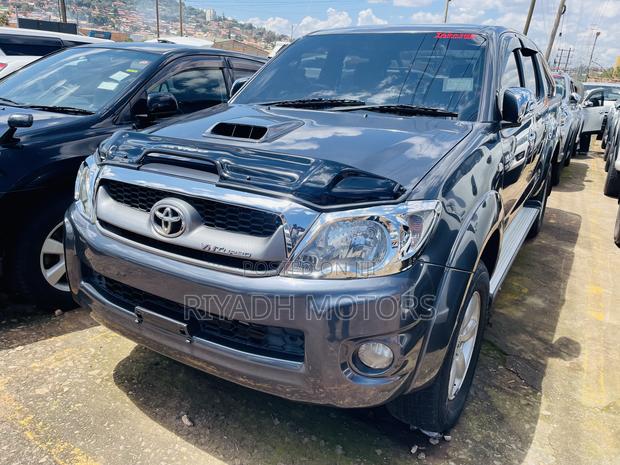 Toyota Hilux 2.7 VVT-i 4X4 SRX 2011 Gray