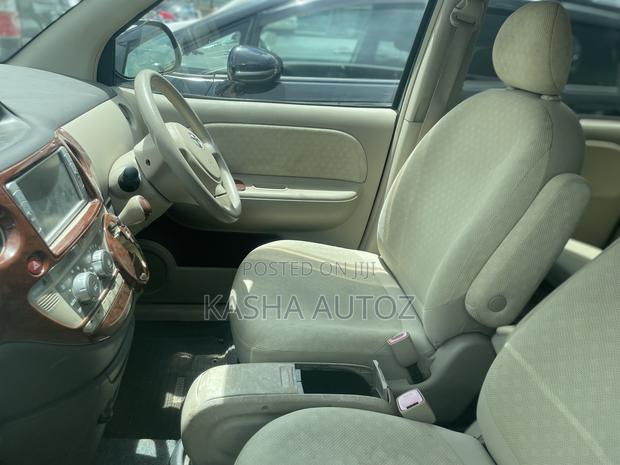 Toyota Sienta 2009 Silver