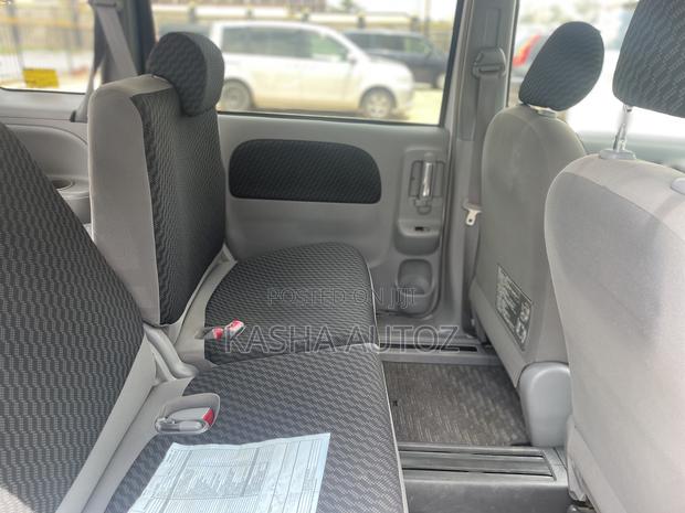 Toyota Sienta 2009 Silver