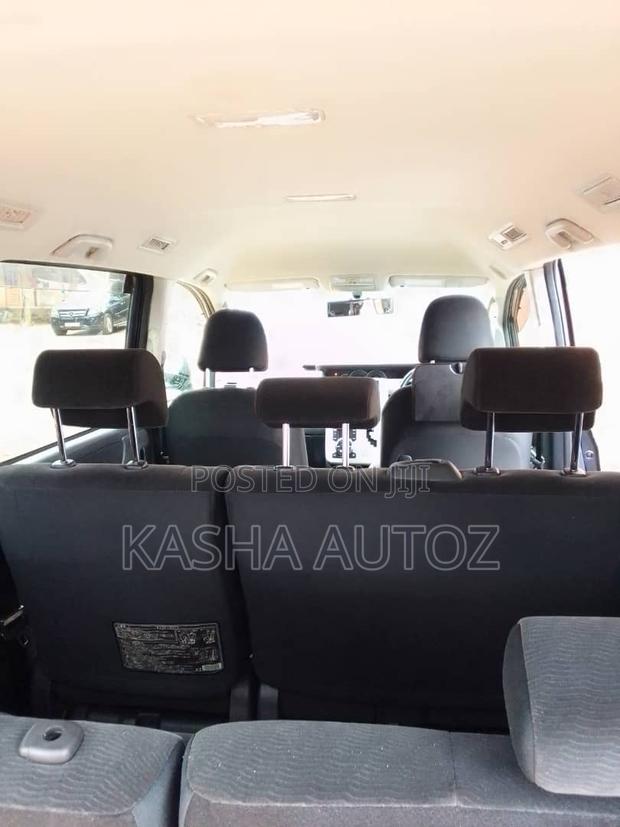 Toyota Noah 2011 Blue