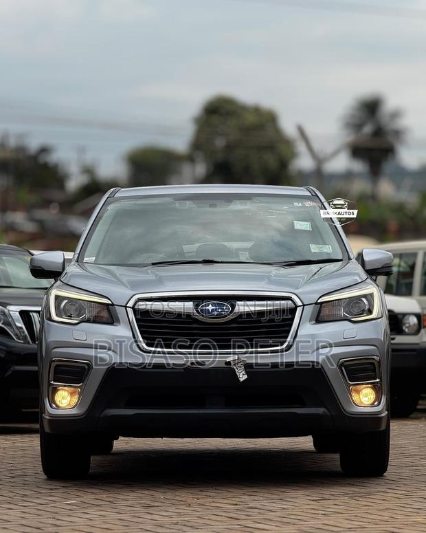 Subaru Forester Premium AWD 2019 Silver