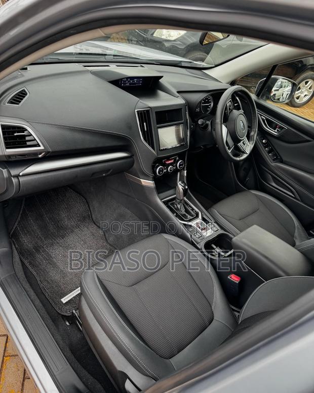 Subaru Forester Premium AWD 2019 Silver