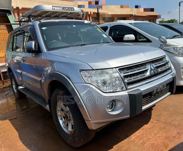 Mitsubishi Pajero 3.0 2009 Silver