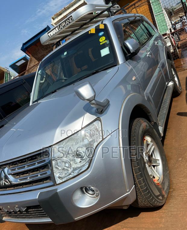 Mitsubishi Pajero 3.0 2009 Silver