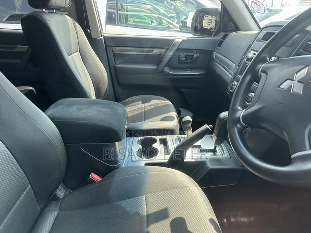Mitsubishi Pajero 3.0 2009 Silver