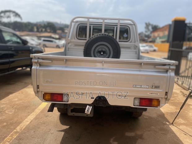 Toyota Land Cruiser 2015 Silver
