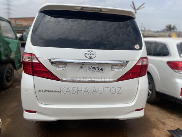Toyota Alphard 2010 White