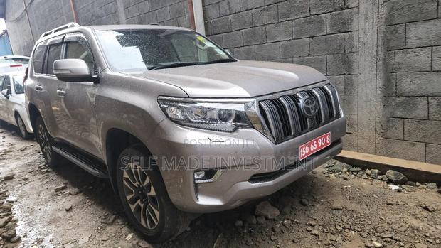 Toyota Land Cruiser Prado 2023 Gold