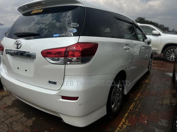 Toyota Wish 2010 White
