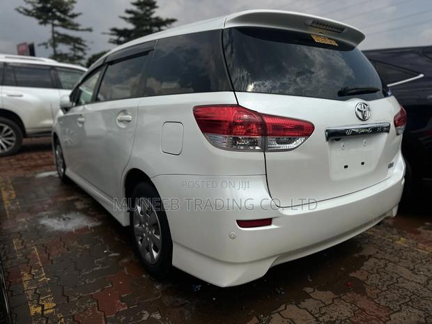 Toyota Wish 2010 White