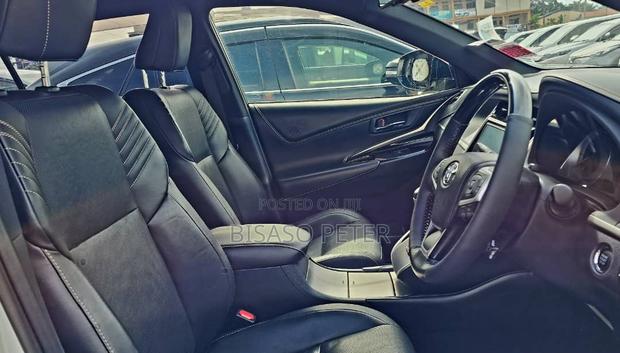 Toyota Harrier 2.0 2017 White