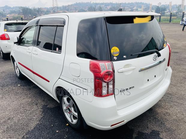 Toyota Raum 2011 White