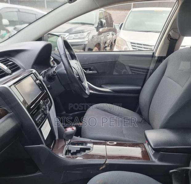 Toyota Premio 1.8 AWD 2017 White