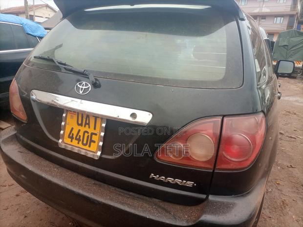 Toyota Harrier 2.2 16V 1998 Black