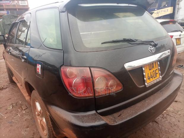 Toyota Harrier 2.2 16V 1998 Black