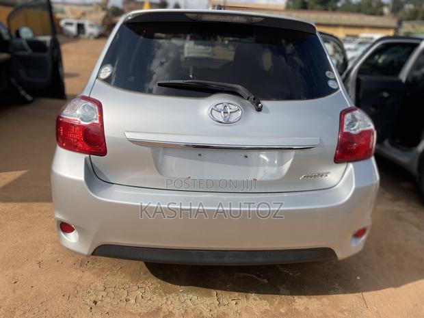 Toyota Auris 2009 Silver