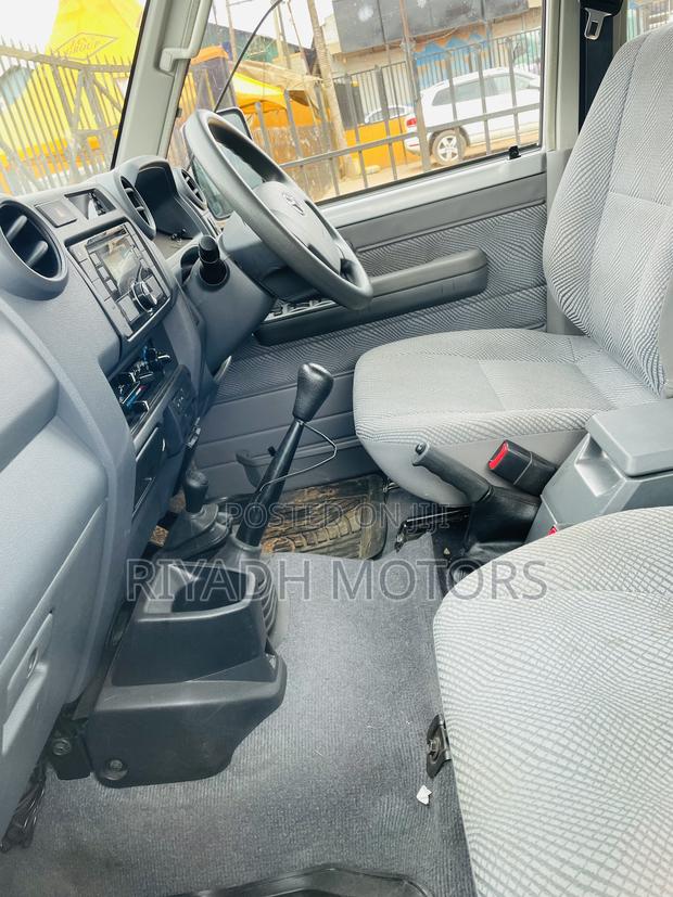 Toyota Land Cruiser 2015 Silver