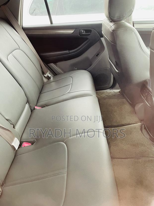 Toyota Hilux Surf 2009 Black