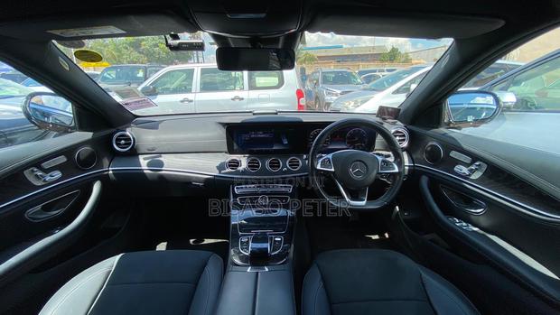 Mercedes-Benz E200 2016 Black