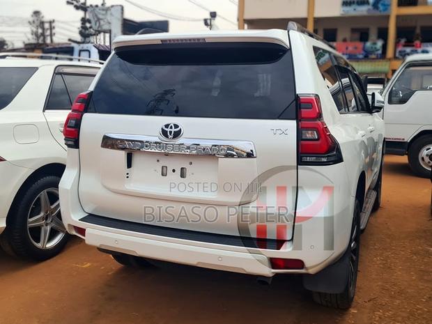 Toyota Land Cruiser Prado 2.7 2017 White