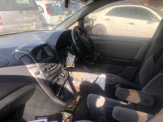 Toyota Harrier 2001 White
