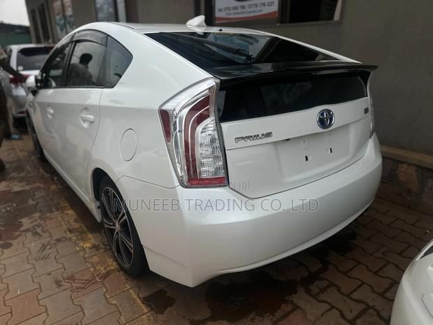 Toyota Prius 2012 White