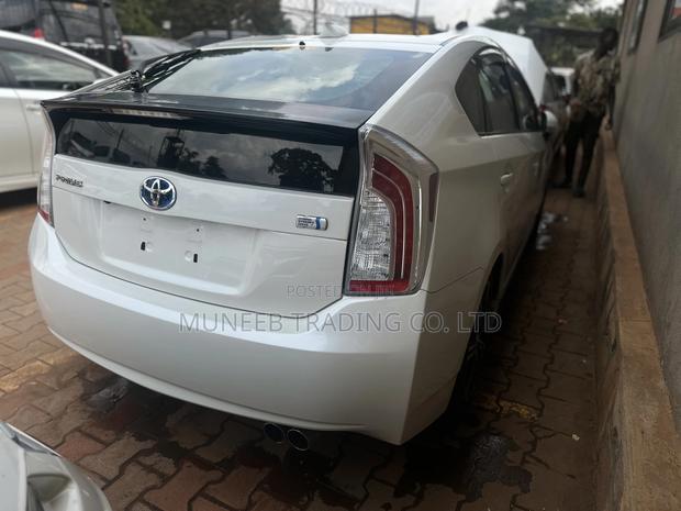 Toyota Prius 2012 White