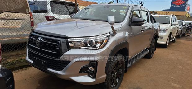 Toyota Hilux 2018 Gray