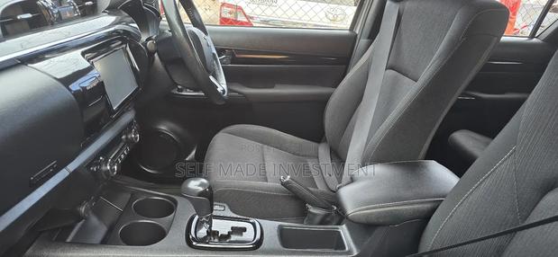 Toyota Hilux 2018 Gray