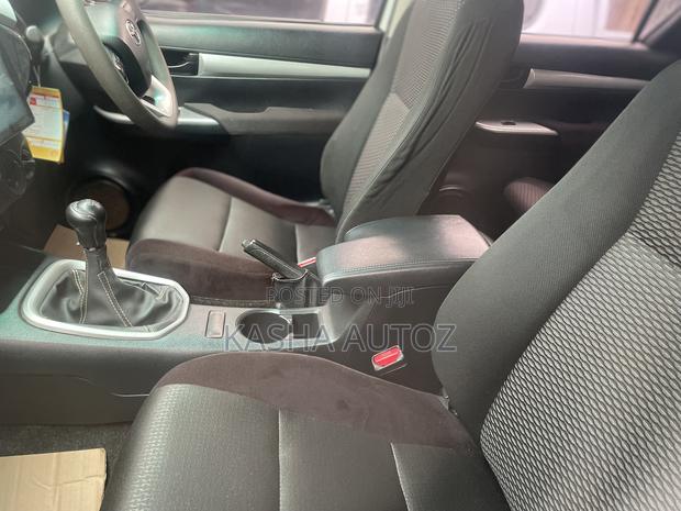 Toyota Hilux 2017 White