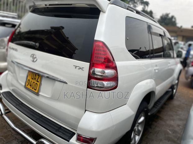 Toyota Land Cruiser Prado 2004 White
