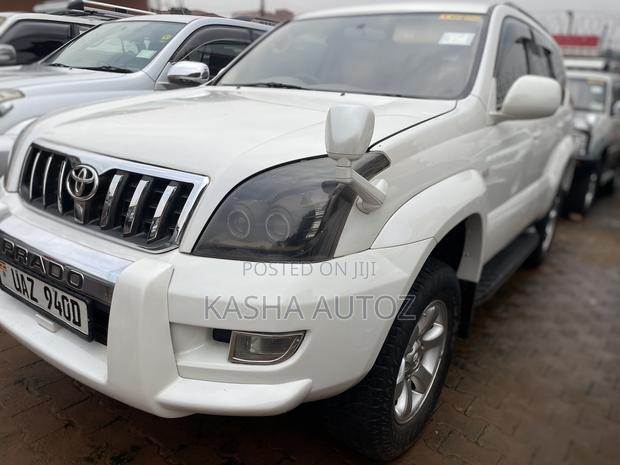 Toyota Land Cruiser Prado 2004 White