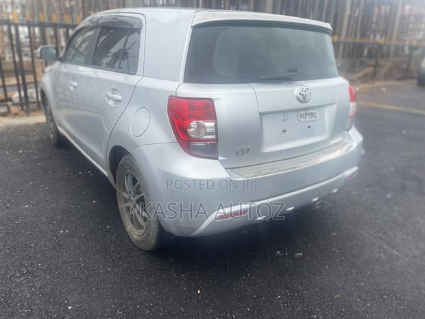 Toyota IST 2010 Silver