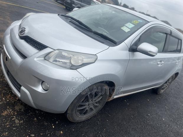 Toyota IST 2010 Silver